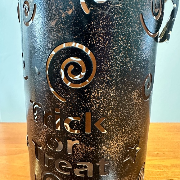 Metal Spiral Trick or Treat Tea Light Candle Holder Handle Home Decor Fall - Picture 3 of 5